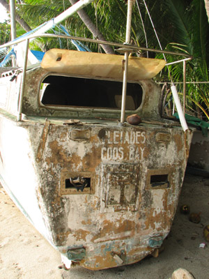 Pleiades wrecked Searunner 40. Bahia Ballena, Costa Rica